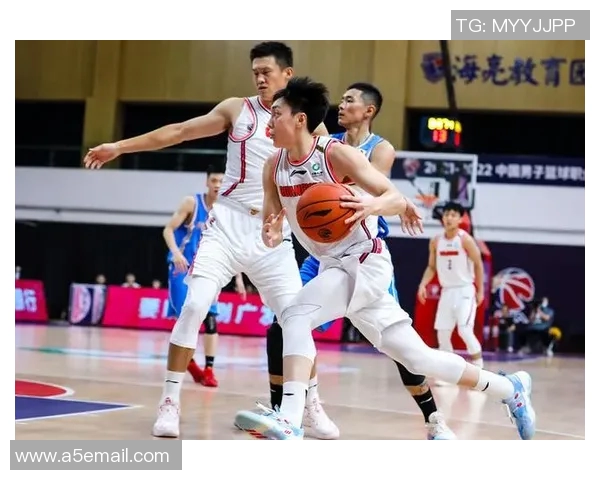 武汉足球队以88分领跑冠军赛积分榜展现强劲实力和夺冠希望