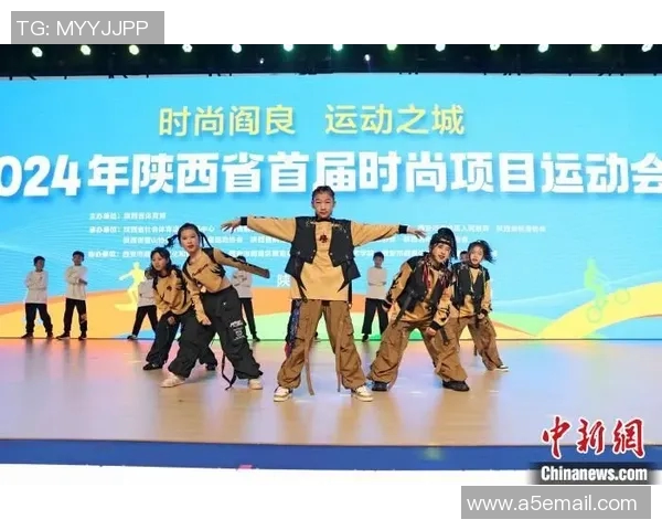 广州飞盘队在世界街舞大赛中的灵活性表现引发热议与赞赏 广州飞盘队在世界街舞大赛中的灵活性表现引发热议与赞赏
