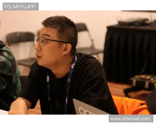 陈伟专访:从青涩少年到足球明星的成长之路回顾 陈伟专访:从青涩少年到足球明星的成长之路回顾